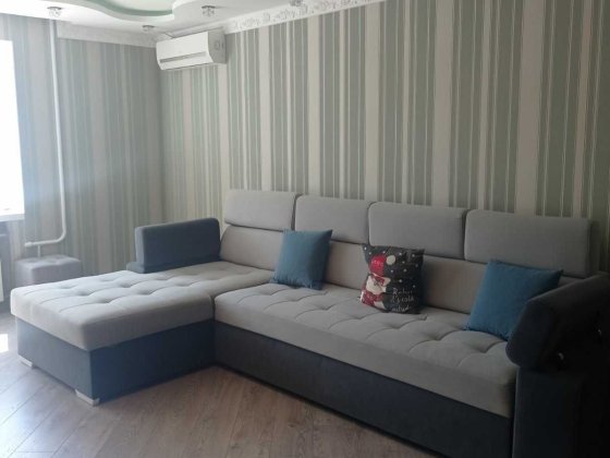 Продається трикімнатна квартира по вул. О. Антонова Винница