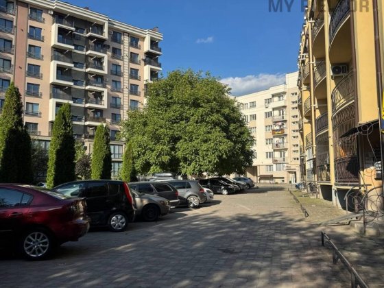 Продаж однокімнатної квартири по вул.Климпуша Ужгород