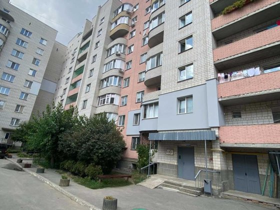 Продаж 3к квартири 80 кв. м на вул. Антонова Олега 27 Винница