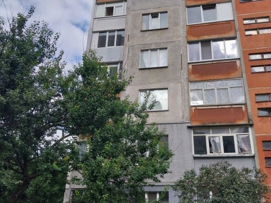 Продається 1 кімнатна, Пухова б 148, 40 м, ЧН , біля Єпіцентру Чернигов