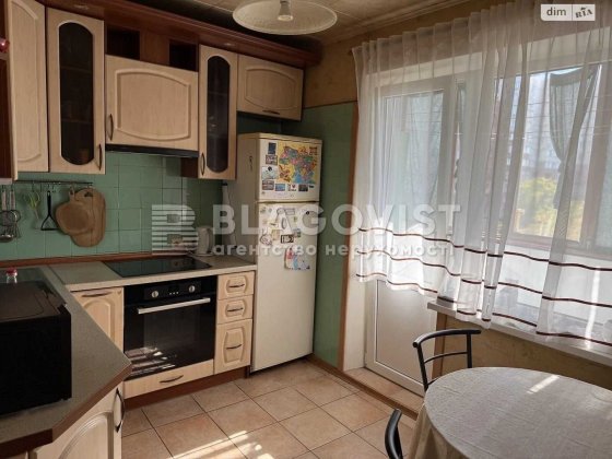 Продам 4 кім квартиру Закревського, 19 Троєщина 90 кв.м. Чернігівська Киев