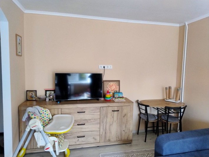 Юності, євроремонт 4й поверх - фото 1