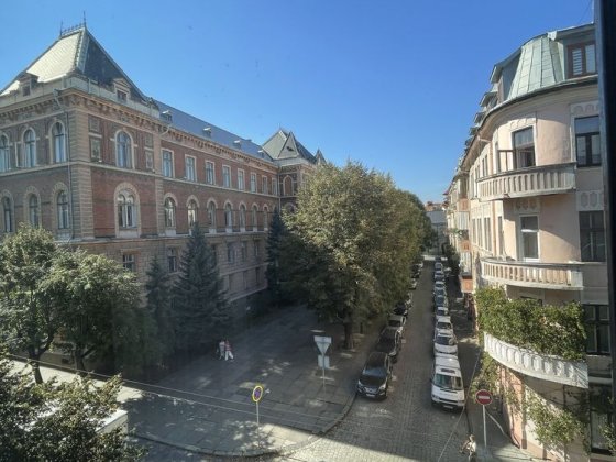 3 кімнатна квартира в центрі міста ТЕРМІНОВО Черновцы