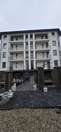 Новобудова в парковій зоні, вул.Мініна - фото 1