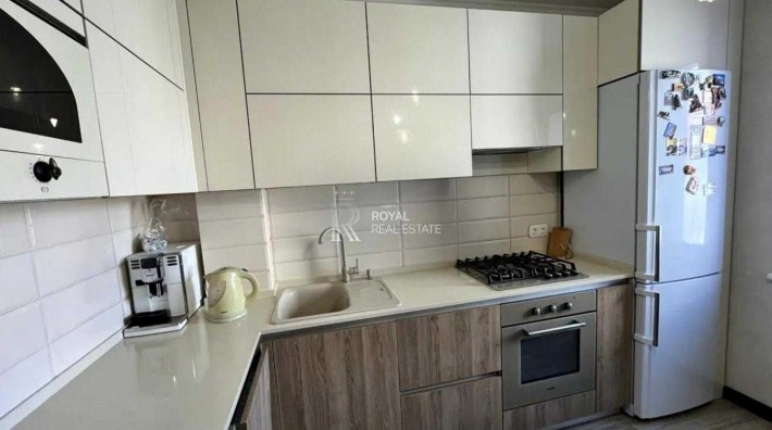 Продаж квартири 70м2 3К 8|10 поверх пр-т Григоренка Петра - фото 1