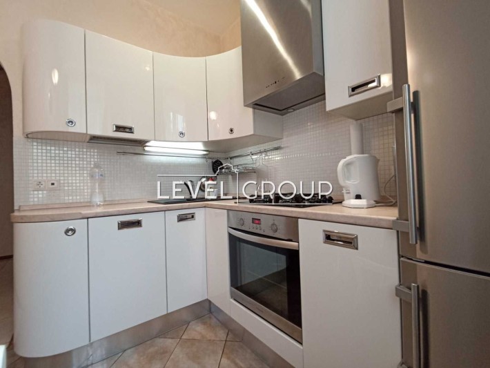 3 кім сталінка на Печерську вул Князів Острозьких (Московська) 37/2 - фото 1