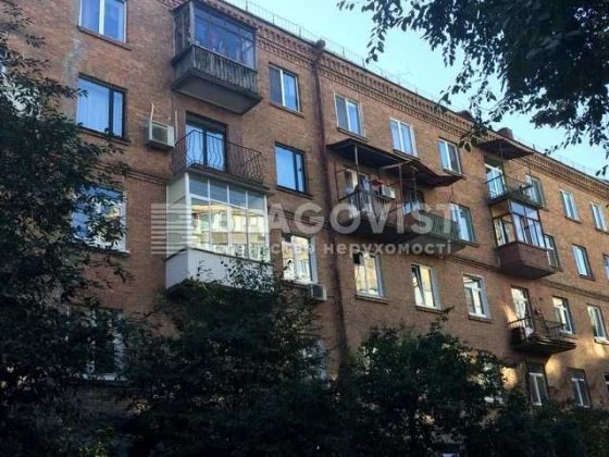 Простора 2-кімн. квартира в сталінці, 7 хв до метро Лук’янівська Киев