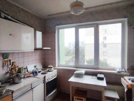 Продаж 3-кім  Автозаводська 39  Бережанська Киев