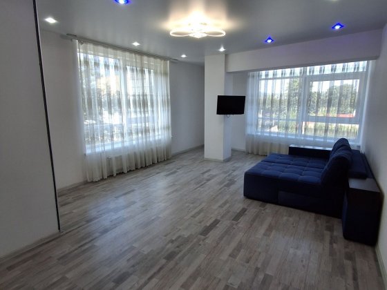 Продається 2-х кімнатна новобудова з євроремонтом р-н ТЦ Майдан Черновцы