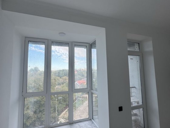 Однокімнатна новобудова, район Роша , біля клубу Черновцы