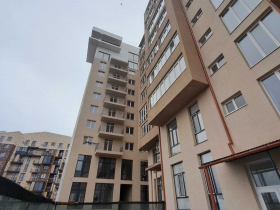 Продається 3-кімнатна квартира Черновцы