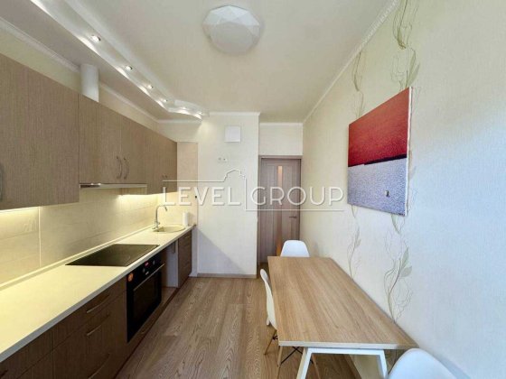 Продаж 1К з СУЧАСНИМ РЕМОНТОМ! метро Лівобережна 2 хв! Киев