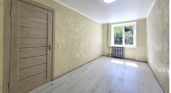 Продам 2 кім кв, р-н Книжки!!! - фото 1