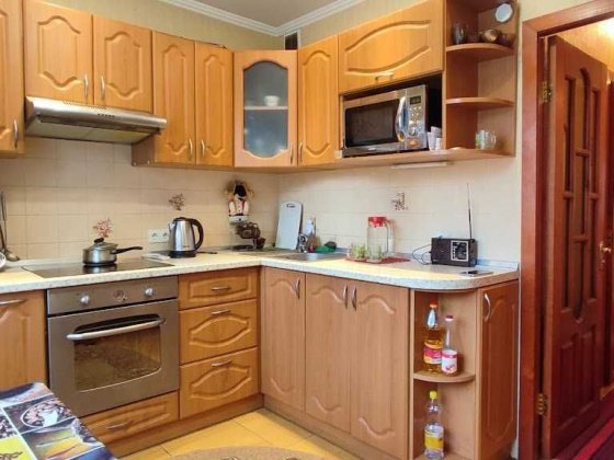 Продаж 3-х кім. квартири  біля метро Теремки в 2 хвилинах Киев