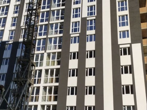 Продається велика 2кім новобудова Чернівці