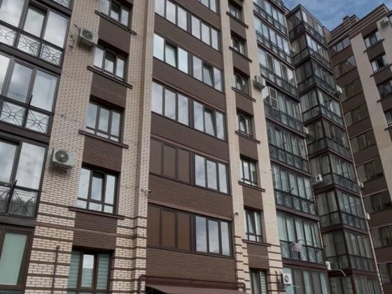 Велика 1-кімнатна квартира в новобудові! Чернівці