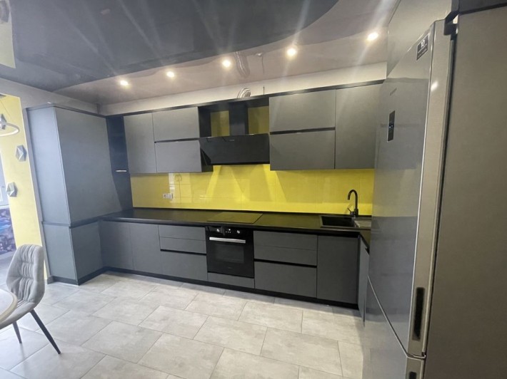 Продається 1-кімнатна квартира з сучасним ремонтом. вул. А.Янгеля - фото 1