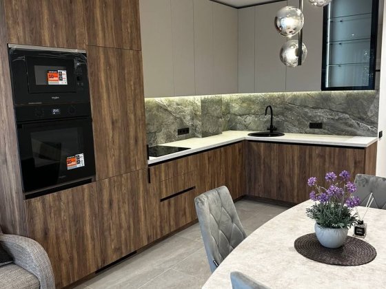 Продам квартиру з дизайнерським ремонтом Ужгород