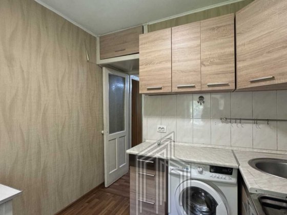 продаж 1к квартири Салютна 9 Шевченківський рн Киев