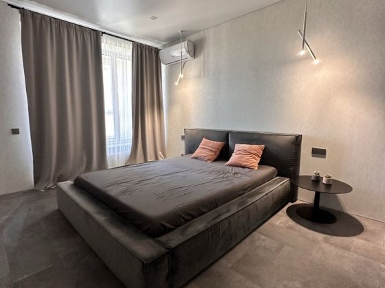 Продам 4-кімнатну дворівневу квартиру! ( власник) Чернигов