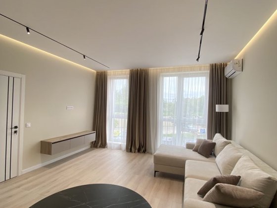 Новенька 1,5к/ЖК Квадрат/Кухня(студія) + 1 кімната Ужгород