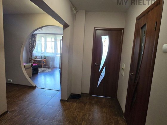 Продаж трикімнатної квартири по вул.Минайська Ужгород