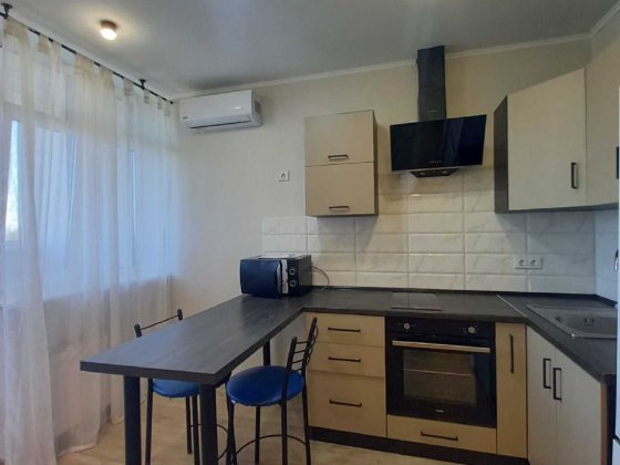 Продам 1-кімнатну квартиру з євроремонтом в ЖК “Рідне місто” Киев