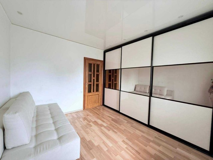 Продам Дешево 3-кім. 81кв.м. просп. В. Маяковського,89 Червоної Калини - фото 1