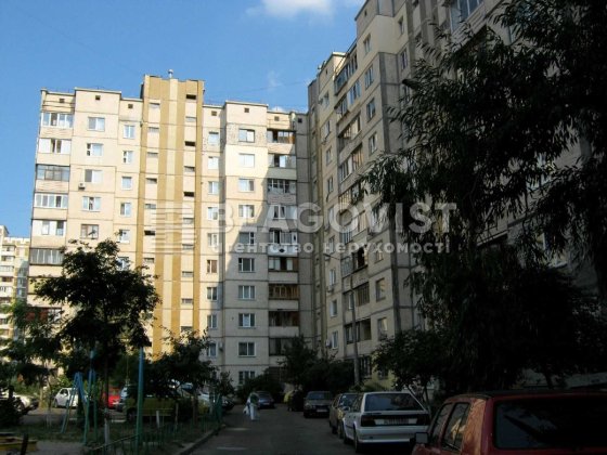 Продаж 3 кімнатної квартири ,вул.Вишняківська 8,Осокорки Киев