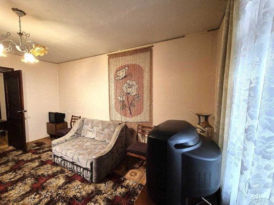 Простора 2-кімнатна квартира в цегляному будинку Чернигов