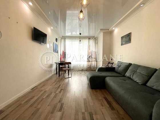 ТЕРМІНОВО ЖК Зарічний з євроремонтом ВИГІДНО 47м2 вид на Дніпро Киев