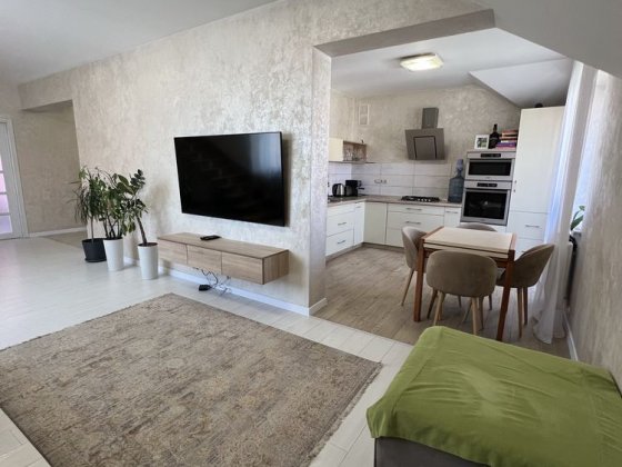 Продається двокімнатна квартира Ужгород