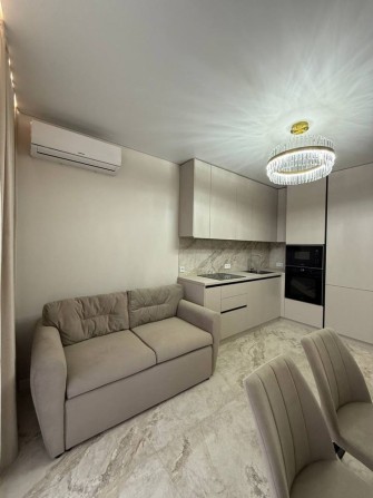 Продаж чудоаої просторої квартири поряд з парком - фото 1