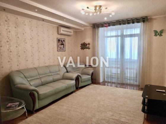 Продам  3 комнатную квартиру  по  ул. Верховинца. Медгородок, НАУ Киев