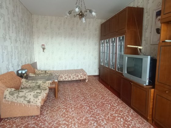 Продам чудову чотирикімнатну квартиру за адресою вулиця Гонча 84 Чернигов