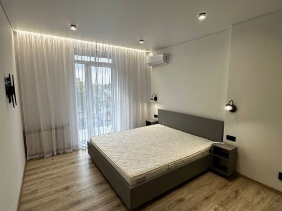 Продаж квартири в Новобудові з ремонтом та меблями центр. Ужгород