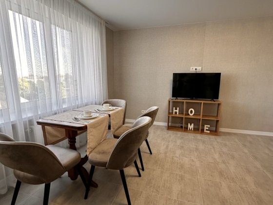 ЦЕНТР!!! 1185$ за м2 з якісним ремонтом та вбудованою технікою Чернигов