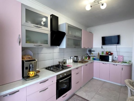 Простора дворівнева квартира з ремонтом у центрі міста Чернигов