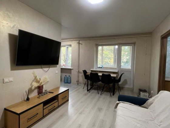 Продається 2к к-ра м Дорогожичі вул.Ризька 8 БЕЗ КОМІСІЇ! Київ