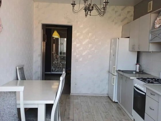 Продам простору 1.5 кімнатну квартиру р-н Боздошського парку Ужгород