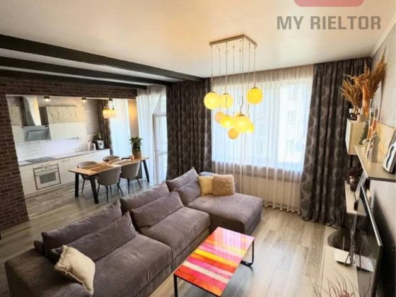 Продаж трикімнатної квартири по вул.Осипенка. Ужгород