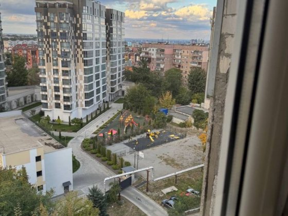 Продам 2 комнатную  квартиру район Дафи Днепр