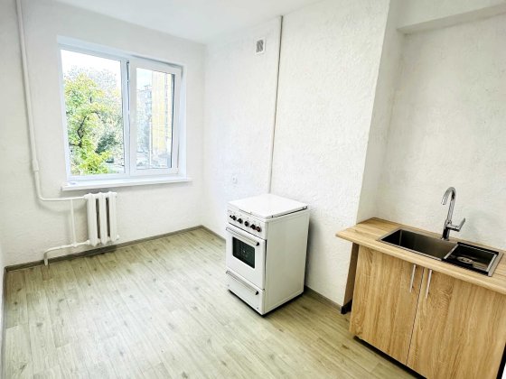 3-комнатная на Малиновского  12 за 40 000 $ Днепр