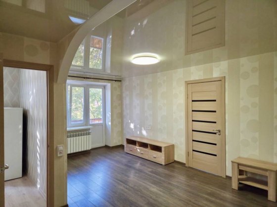 Продам  2-квартиру  пр. Богдана Хмельницького 41  | З Ремонтом Днепр