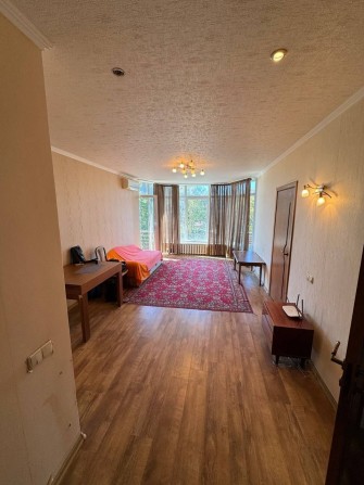 Продам  4 к квартира на ул Казакова, 4 ( Нила Армстронга) / проспект Г - фото 1