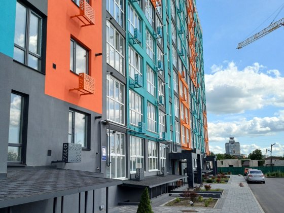 Продаж просторої квартири в новому будинку, автон/опалення! Чернигов