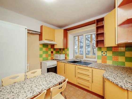 Продаємо трикімнатну квартиру від власника КПІ Київ