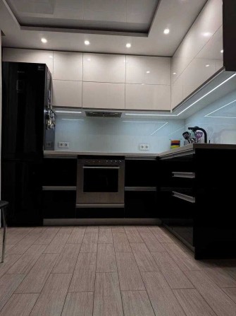 Продам 2-комн квартиру евро ремонт кирпичный дом Тополь-3 NK - фото 1