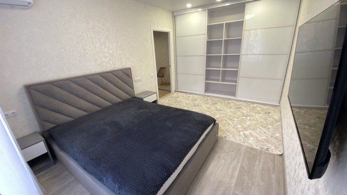 Євідновлення да! Полноценная 2к в новостройке с мебелью и техникой! - фото 1