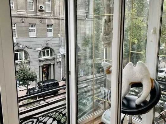 ПРОДАЖ ! 1-кімнатна в центрі  Окрема спальня + кухня-студія Простора Киев